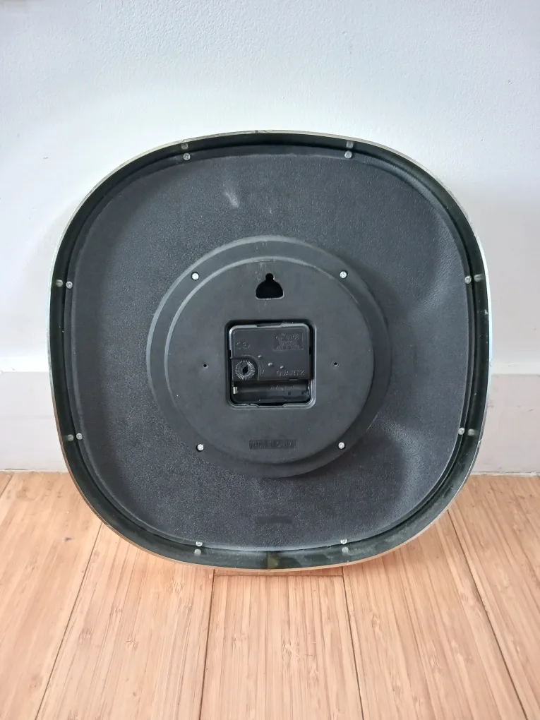 White and Silver Wall Clock image indicator(5)