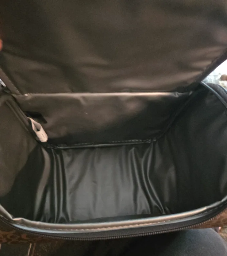 🧡 Guess brown lunch bag image indicator(2)