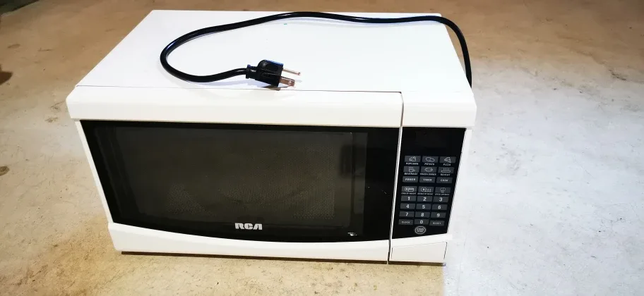 RCA White Microwave thumbnail