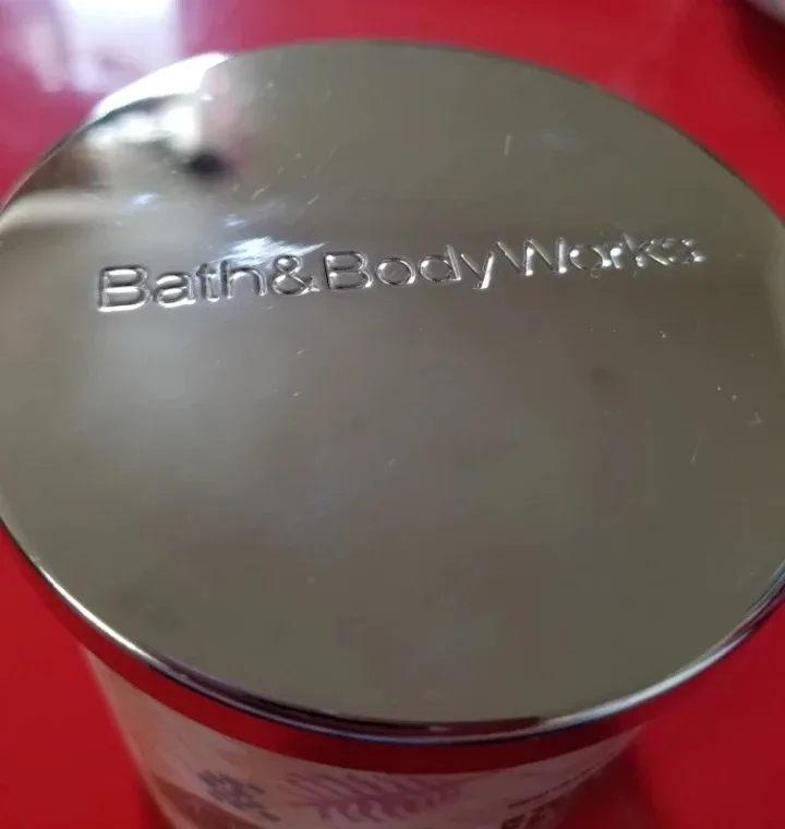 💚 Sweet Kiwi & Starfruit Candle 🥕 image indicator(3)