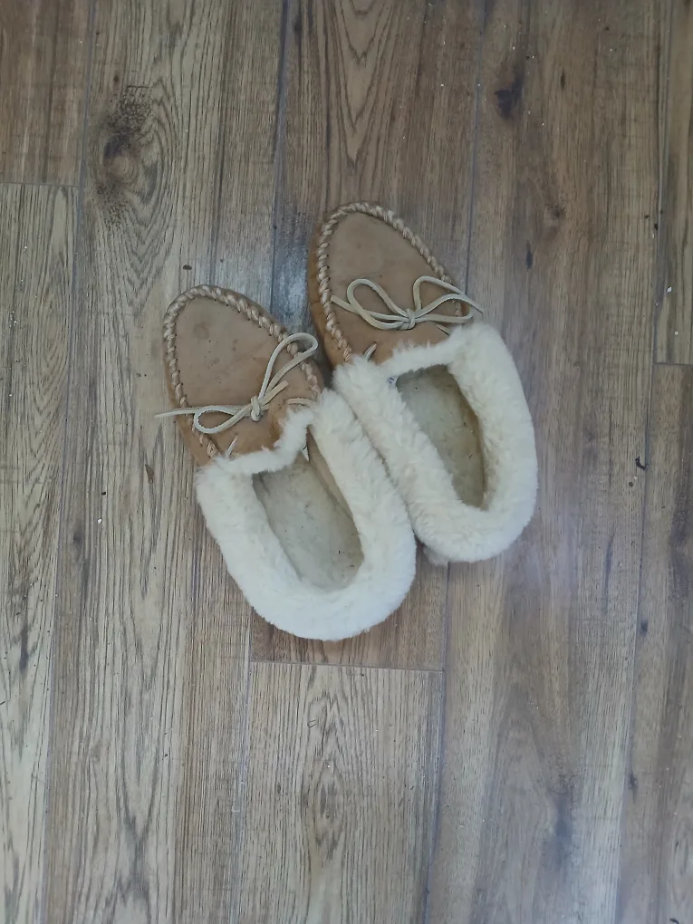 LLBean Slippers Size 10 Women thumbnail