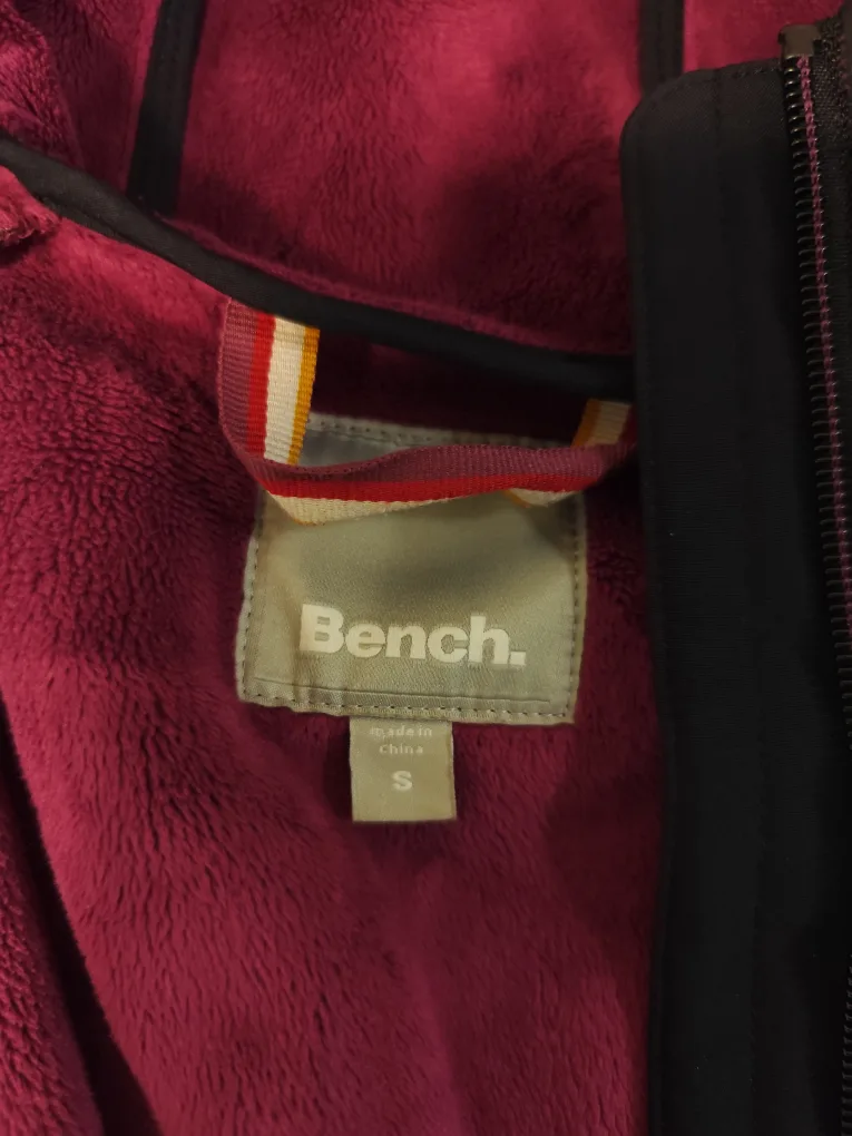 Bench. Hooded Jacket - Size S image indicator(3)