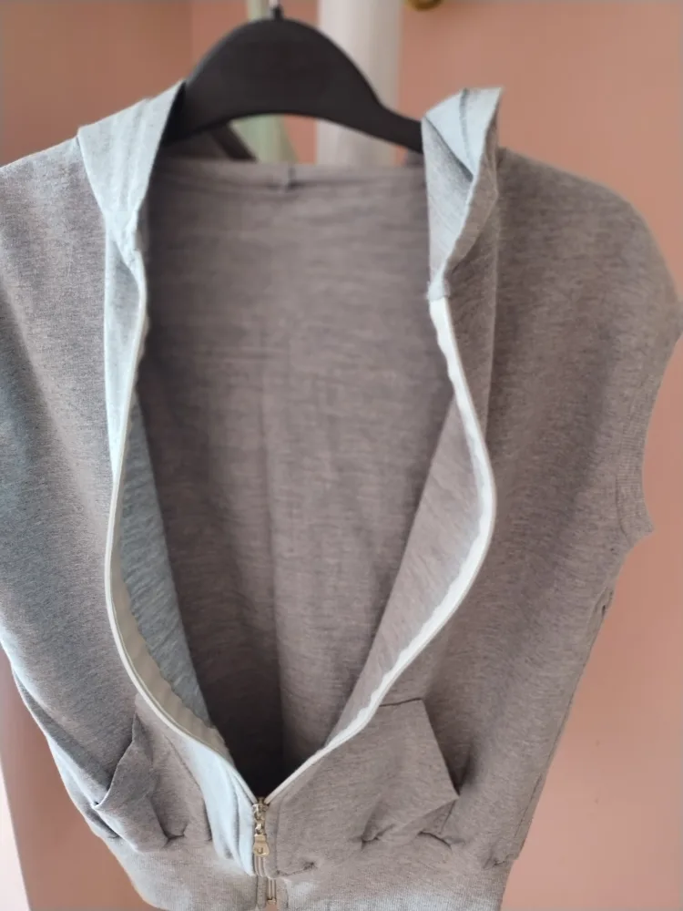 Grey Sleeveless Hoodie image indicator(4)
