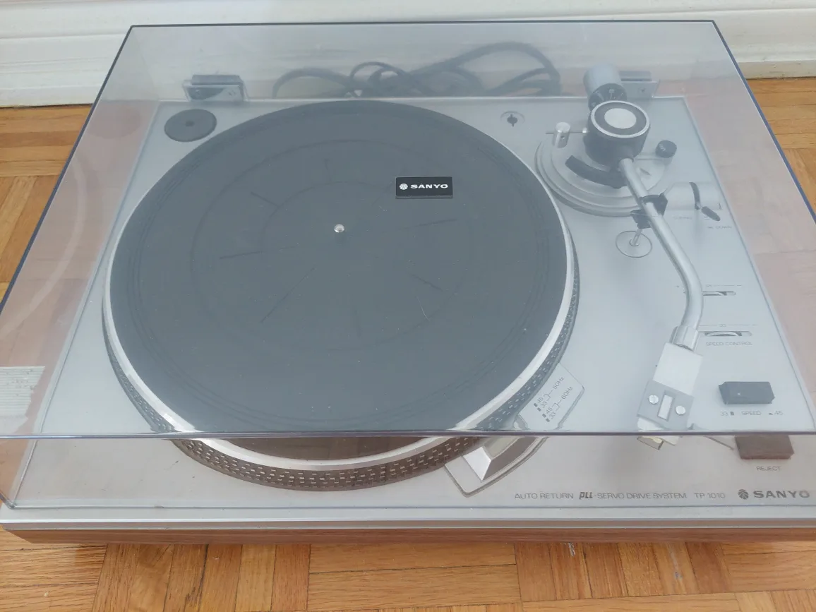 Sanyo TP 1010 Auto Return Turntable thumbnail