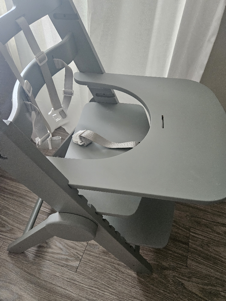 Grey wooden high chair - photo 4