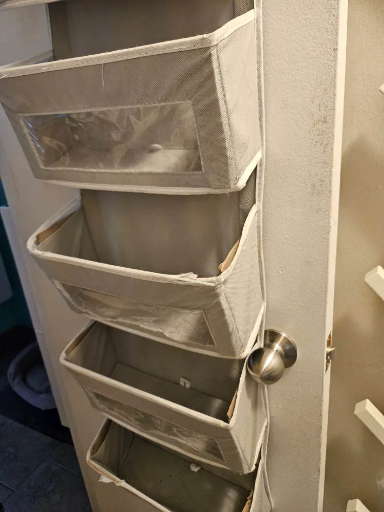 Over-the-Door Hanging Organizer/Storage #freecycle 🥕 image indicator(8)