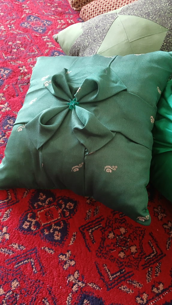 Assortment of decorative pillows - photo 2
