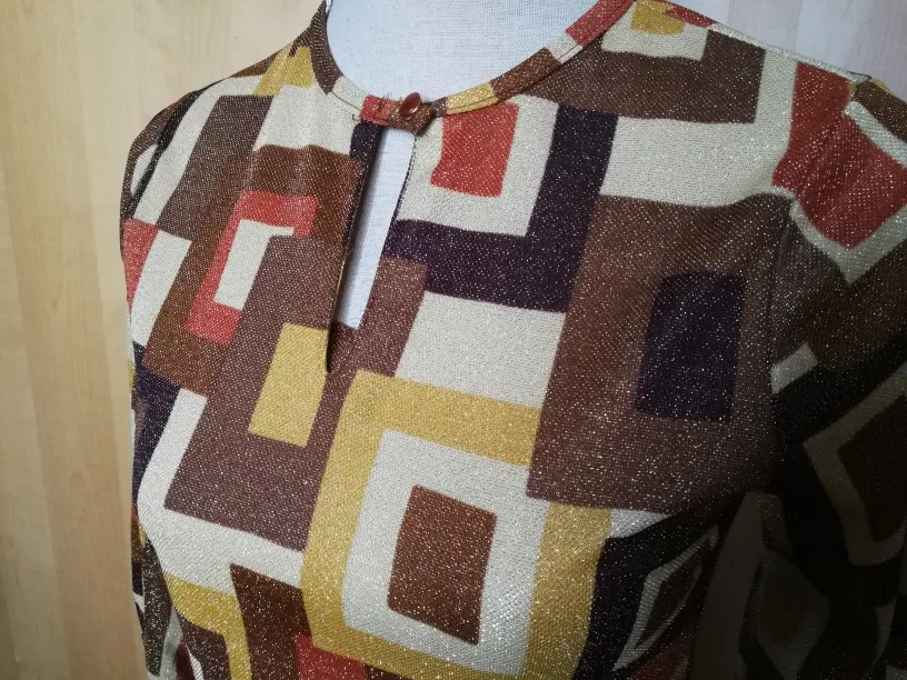 Retro Shimmery Geometric Print Dress image indicator(4)