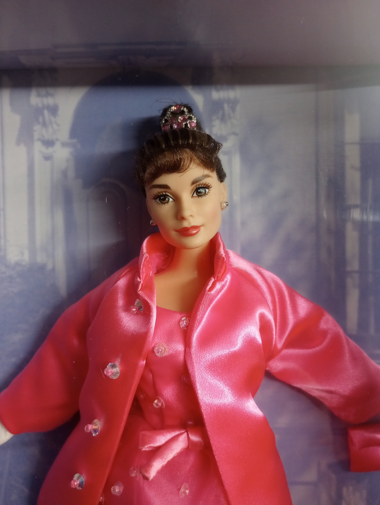Audrey Hepburn Pink Princess Fashion Doll - photo 2