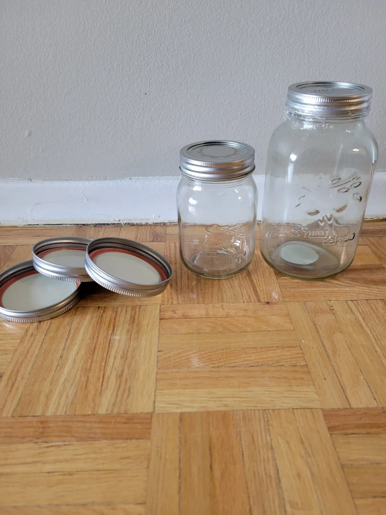 Mason jars and lids (500 mL & 1L) thumbnail