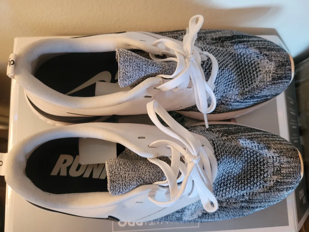men nike flyknit thumbnail