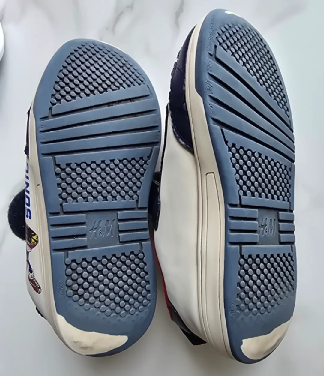 Boys Sonic H&M Sneakers - Size 12 image indicator(2)