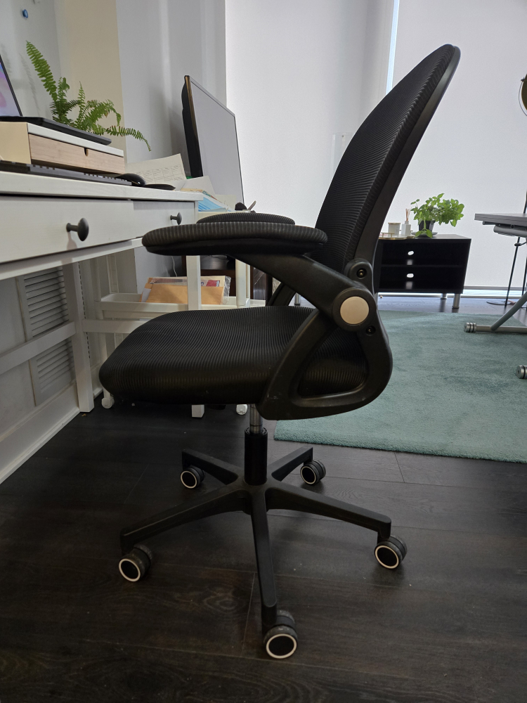 Black Office Chair - photo 2