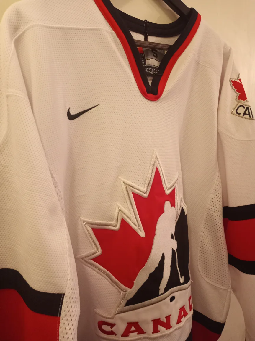 Nike Team Canada Hockey Jersey - Small thumbnail