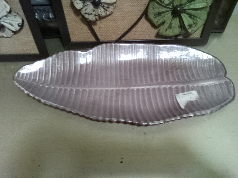 #free cycle -Leaf Shaped Decorative Plate