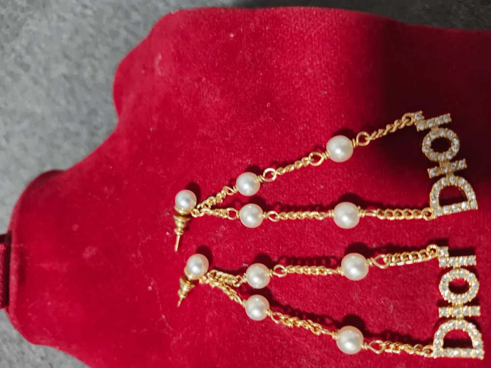 Dior Pearl Drop Earrings image indicator(2)