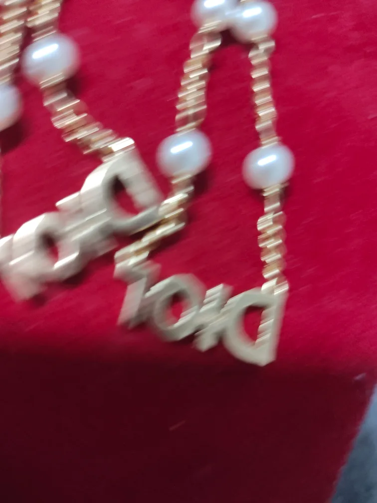 Dior Pearl Drop Earrings image indicator(4)