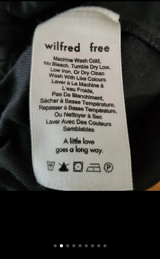 ❣️ 3 items - Shorts & Denim Skirt - Aritzia, Benetton, Bluenotes image indicator(2)