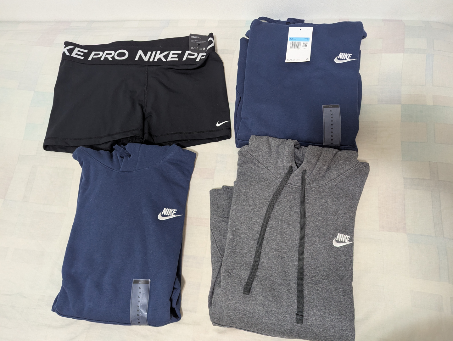 Medium Nike Hooded Sweatshirts and Underwear