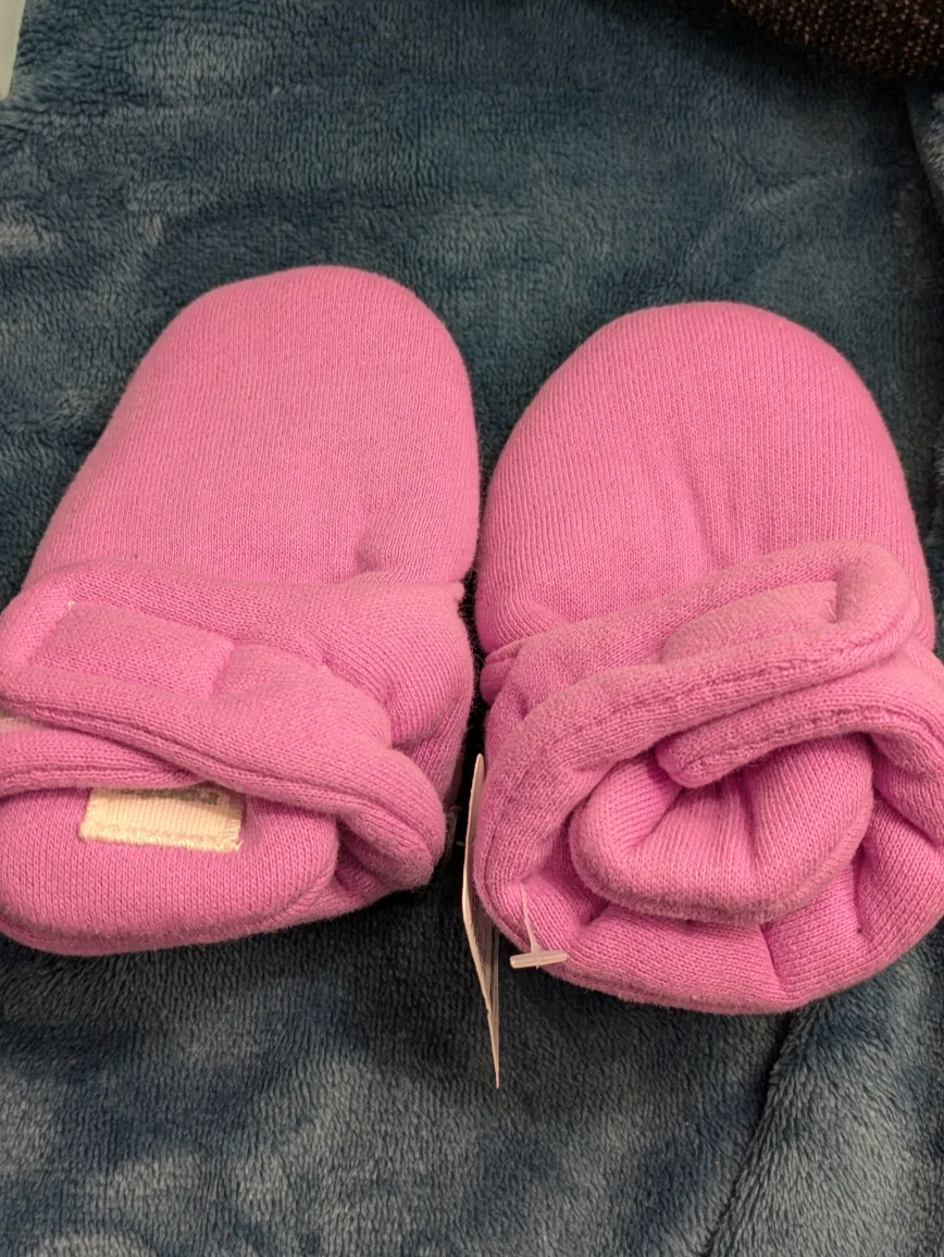 Roots Baby Mittens thumbnail