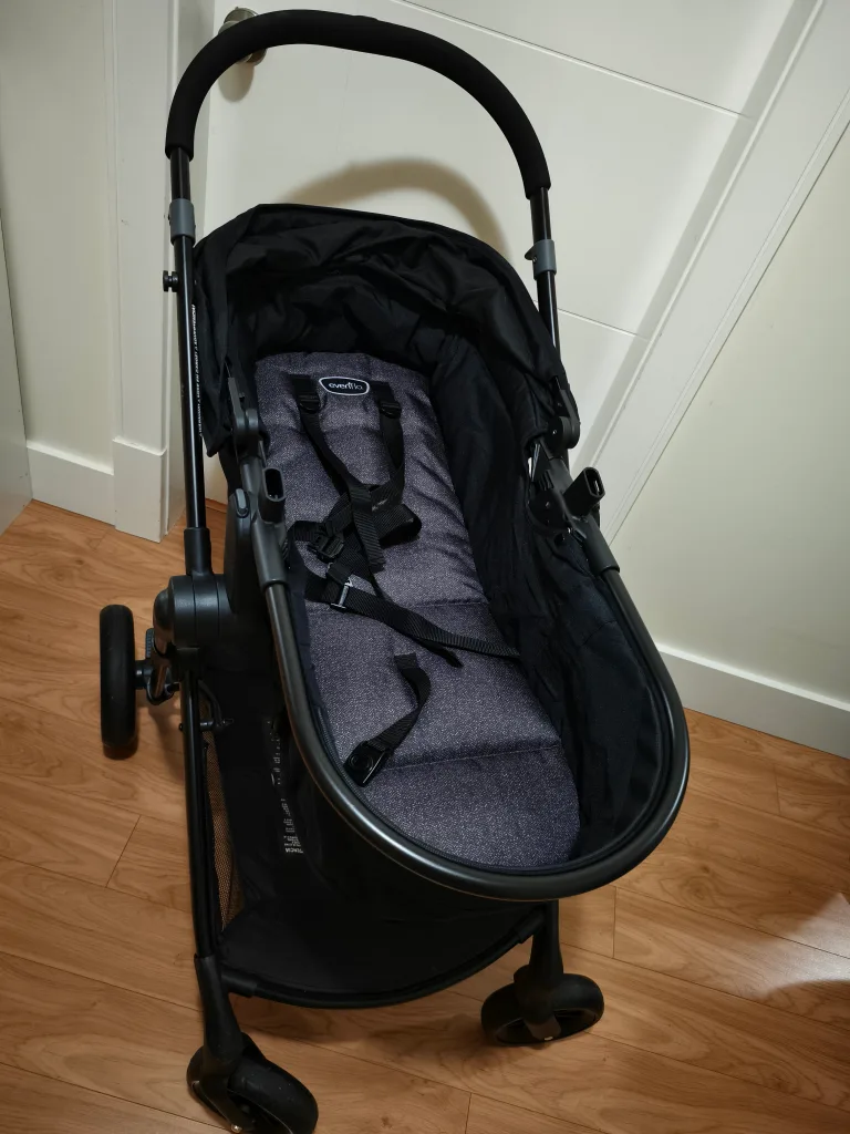 Evenflo Pivot Travel System image indicator(2)