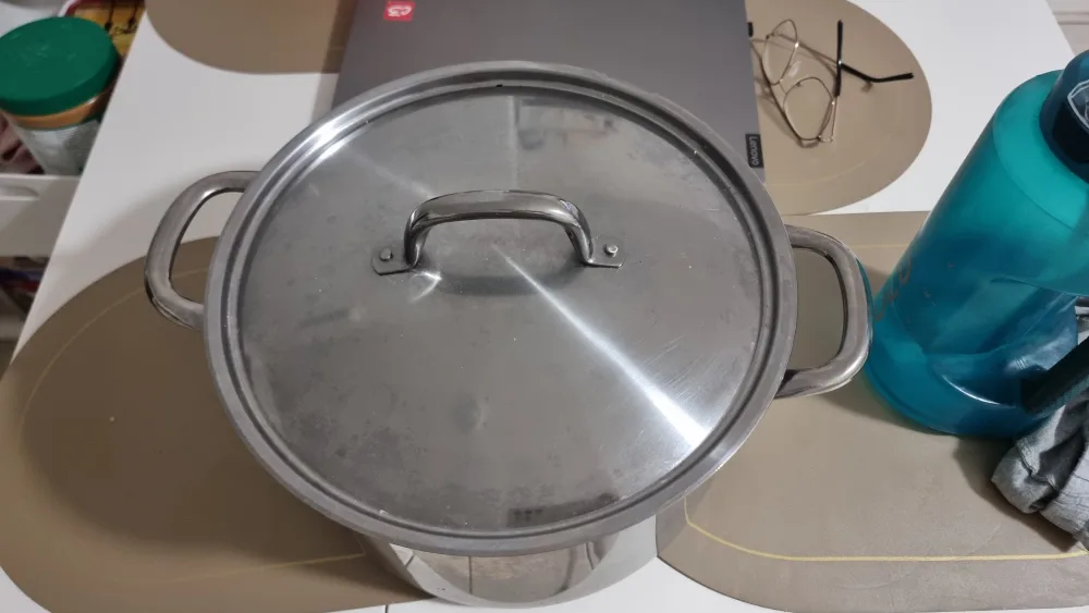 Stainless Steel Pot With Lid thumbnail