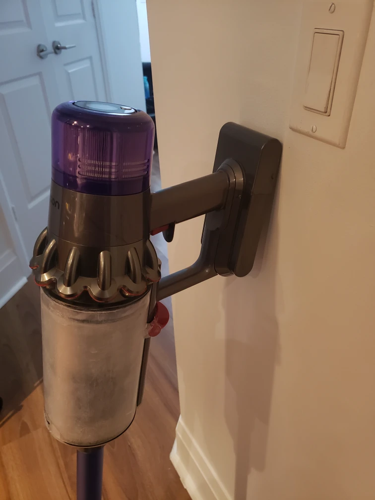 Dyson Cordless Stick Vacuum - photo 3