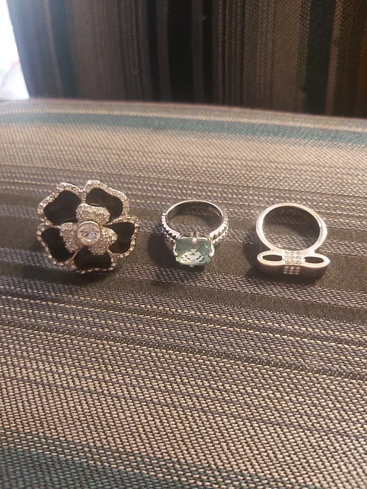 Rings - Flower, Gemstone, Bow Lia Sophia Size 8 thumbnail