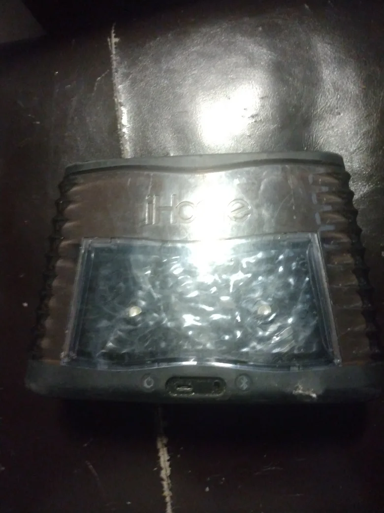 iHome Bluetooth Speaker thumbnail