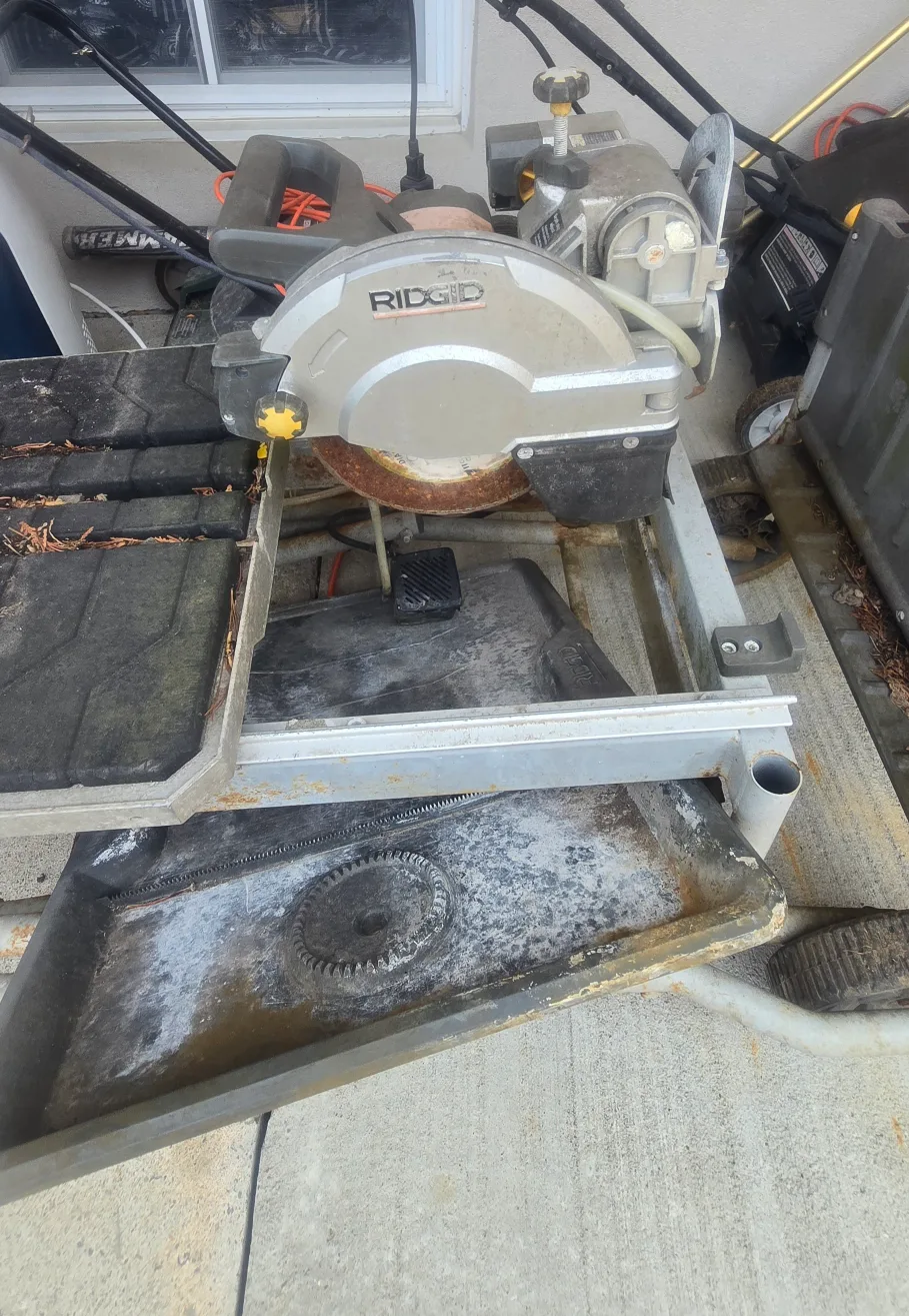 Corded Wet Tile Saw with Stand thumbnail