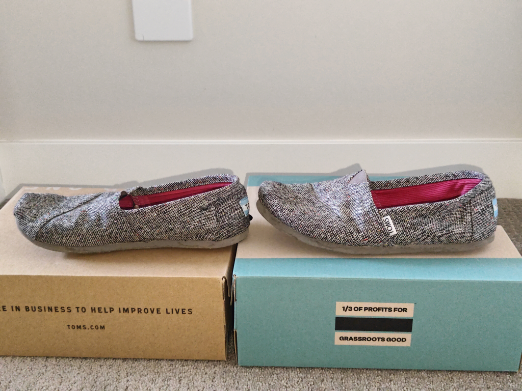 Toms Slip-On Shoes - Classic Silver Karsen - Women Size US W 8 - photo 3