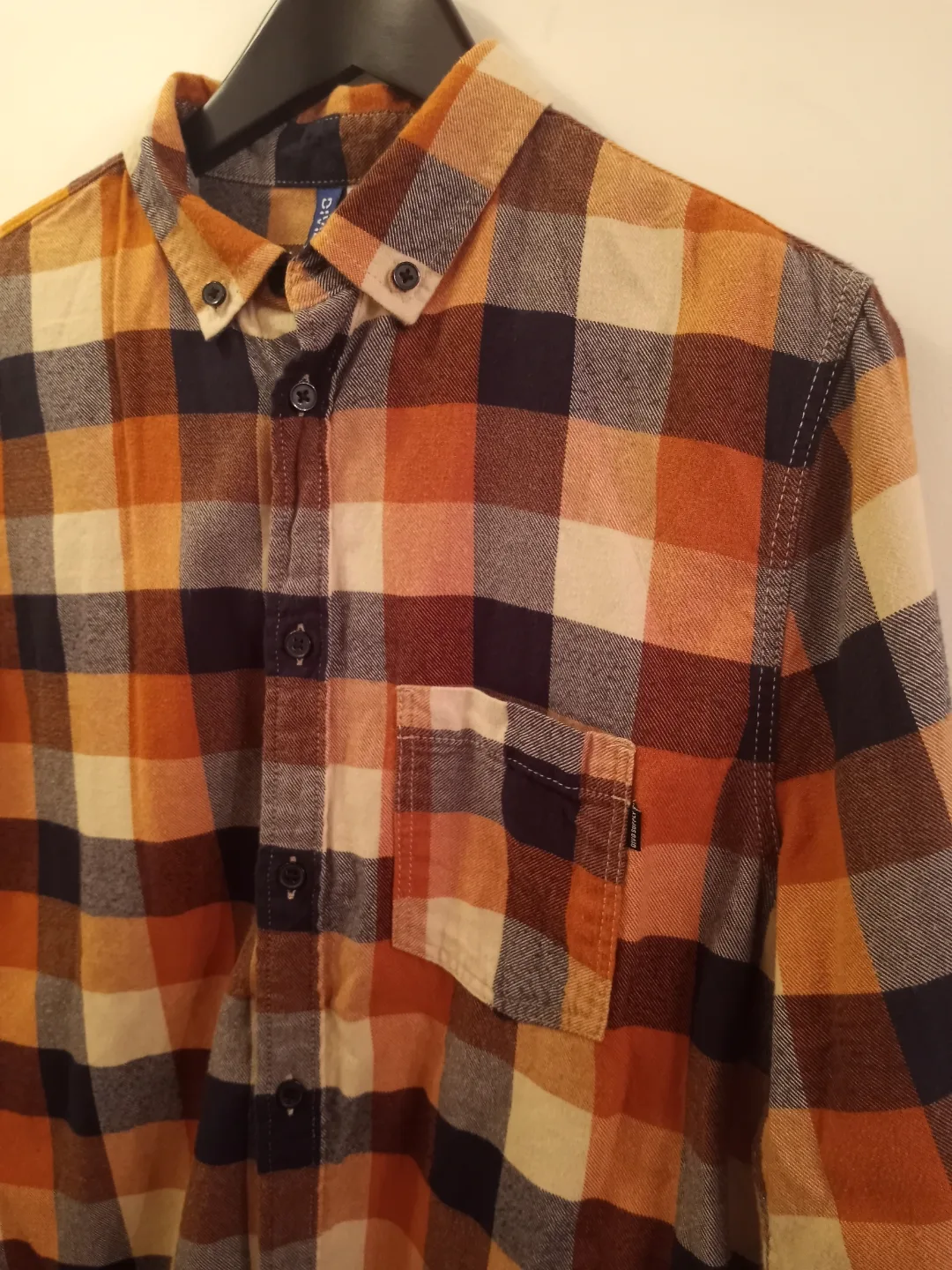 Button-up plaid shirt image indicator(3)
