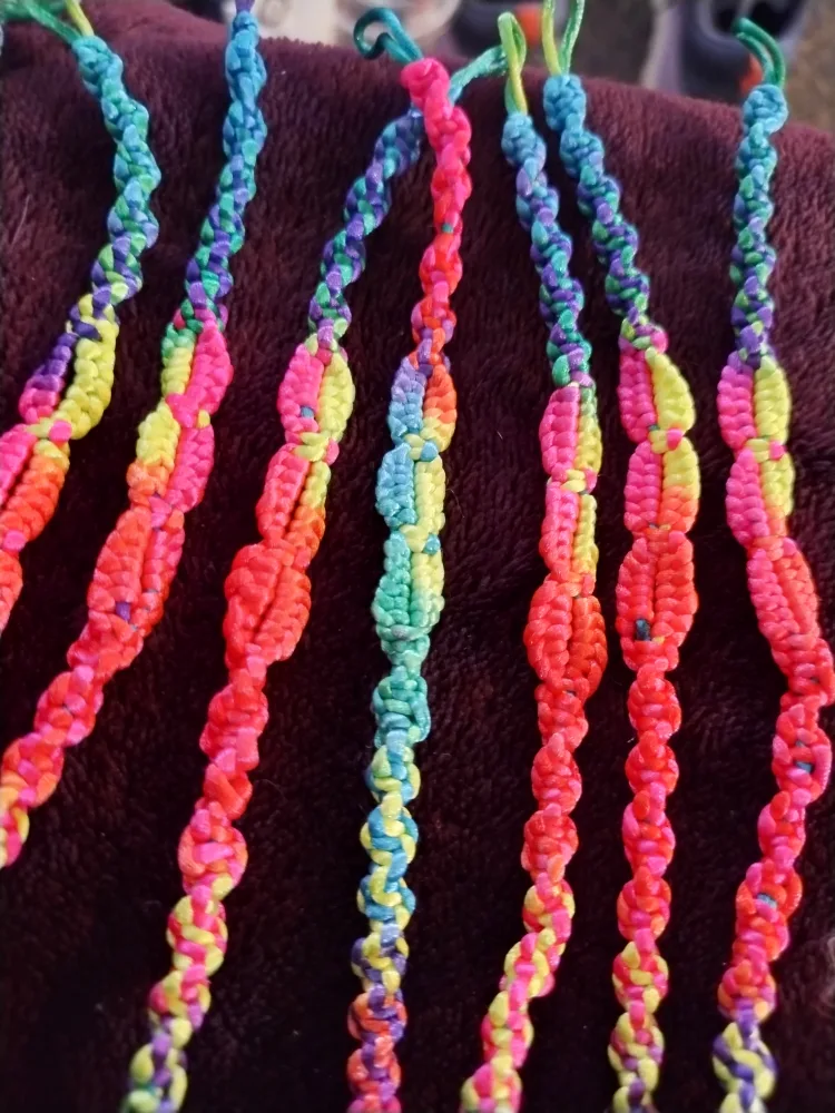 Handmade Friendship Bracelets image indicator(2)