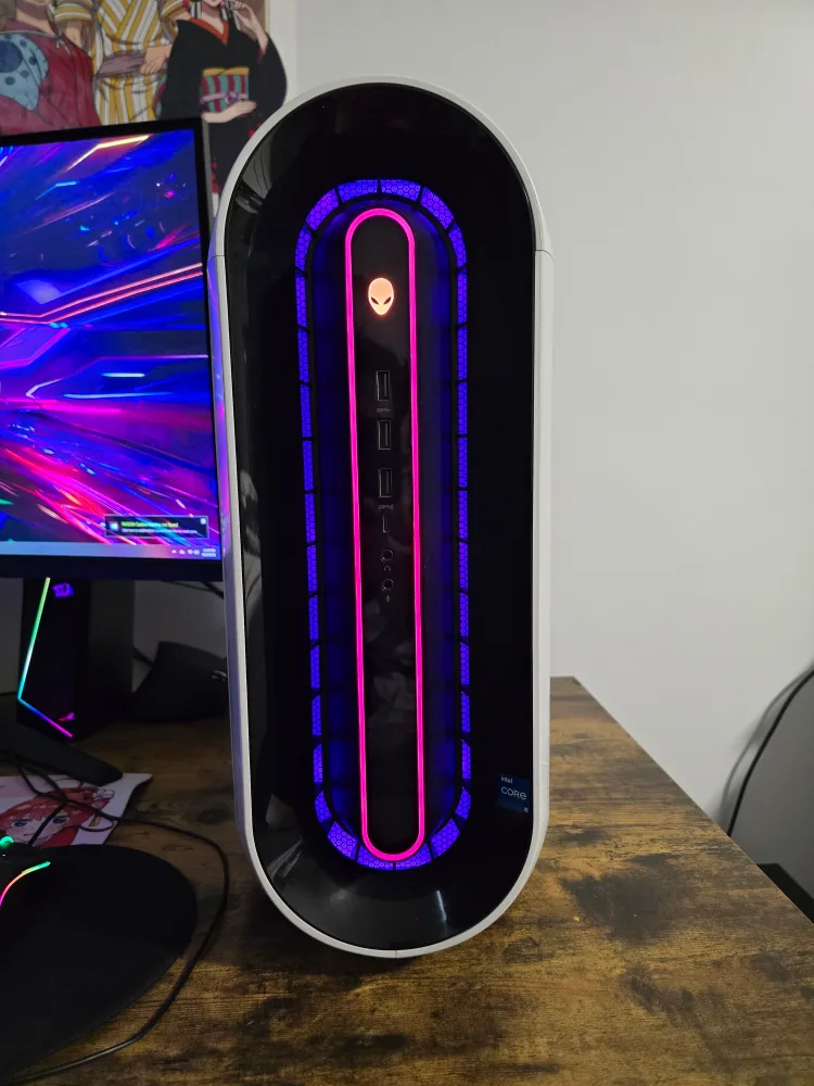 Alienware Aurora R12 Mid Tier Gaming PC thumbnail
