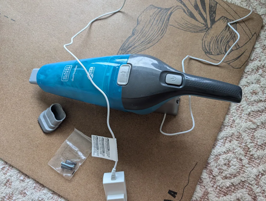 Black & Decker Wet/Dry Cordless Vacuum thumbnail