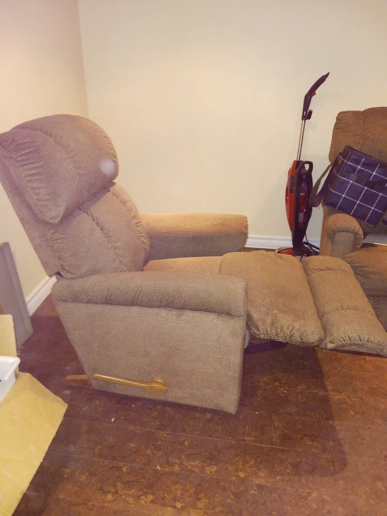 Brown Recliner Chair image indicator(2)