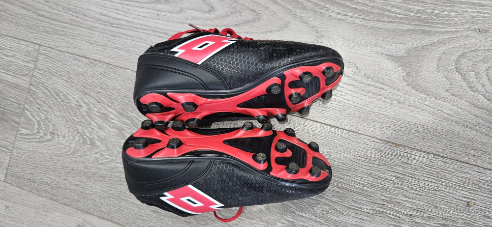 GIrls Lotto Soccer Cleats - Youth Size 4 - photo 3