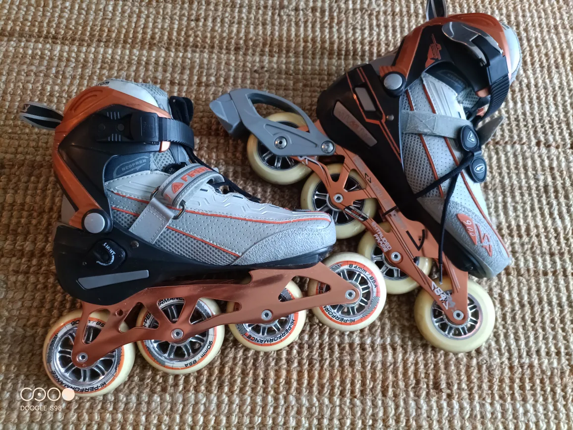 Firefly custom fit with light, ehtruded frame EUR 41, 90mm 85A, thumbnail