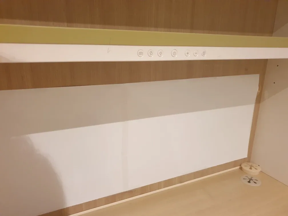 Adjustable Children's Desk with Hutch image indicator(3)