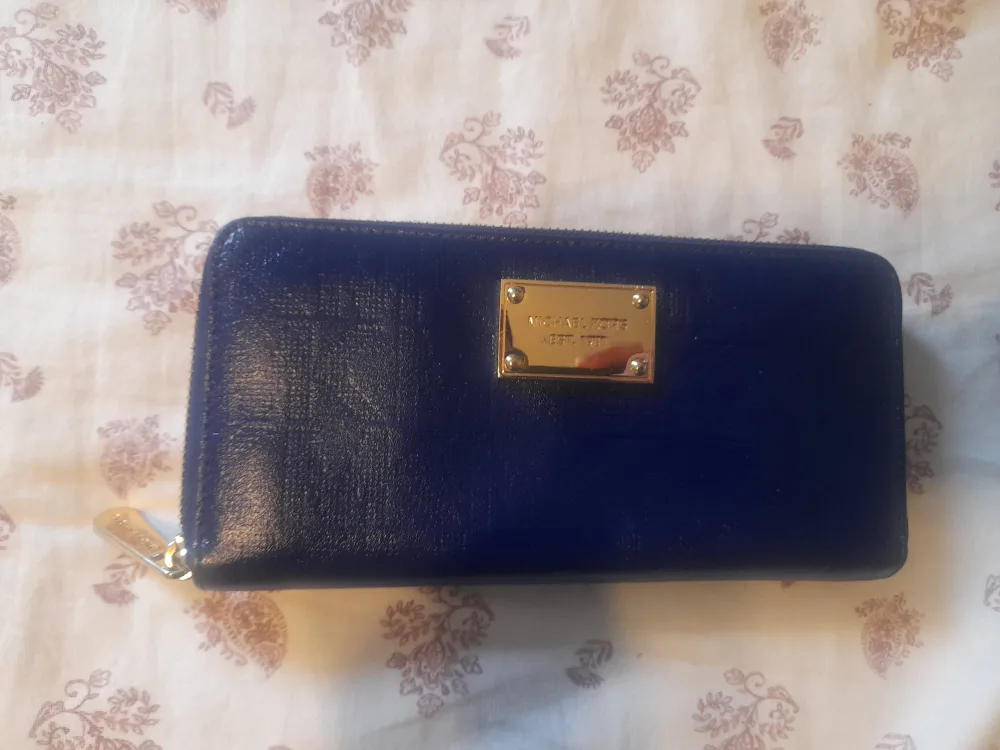 Designer Bundle of 4 Bags/wallet image indicator(9)