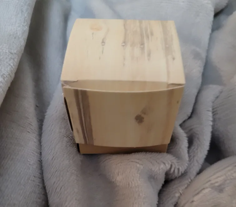 Lot of 98 Heart Shaped 'Love' Gift Boxes image indicator(5)