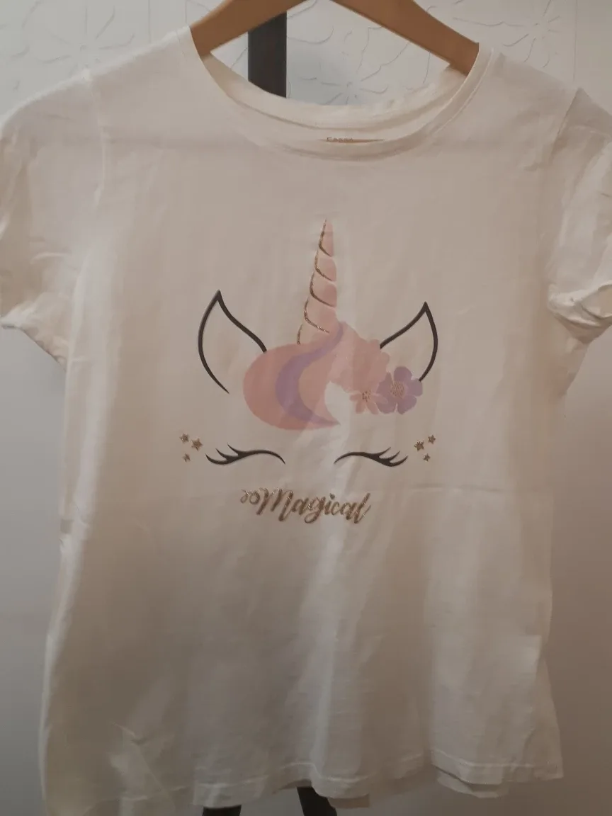 Girls' assorted t-shirts, Size XL image indicator(9)