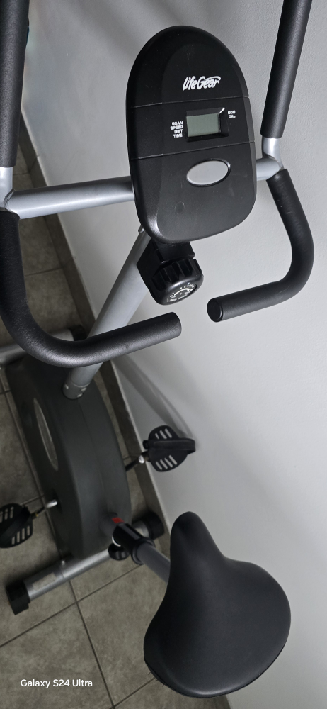 Life Gear Exercise Bike - photo 2