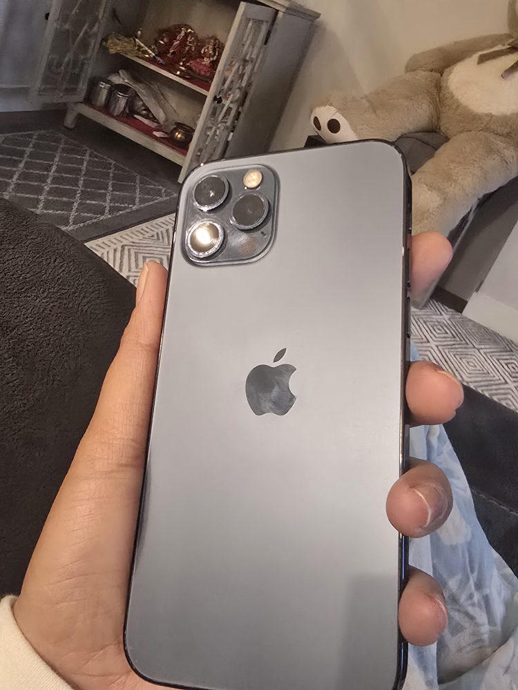 iPhone 12 pro - photo 2