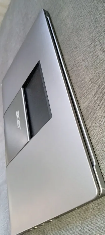 Acer Aspire R7 Laptop - Windows 11, i5, 16GB RAM image indicator(7)