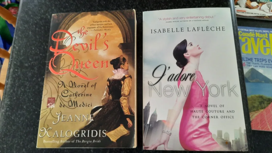 2 novels Books thumbnail