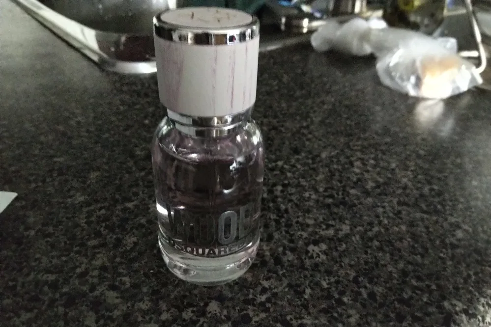 Assorted Perfume Bottles image indicator(2)