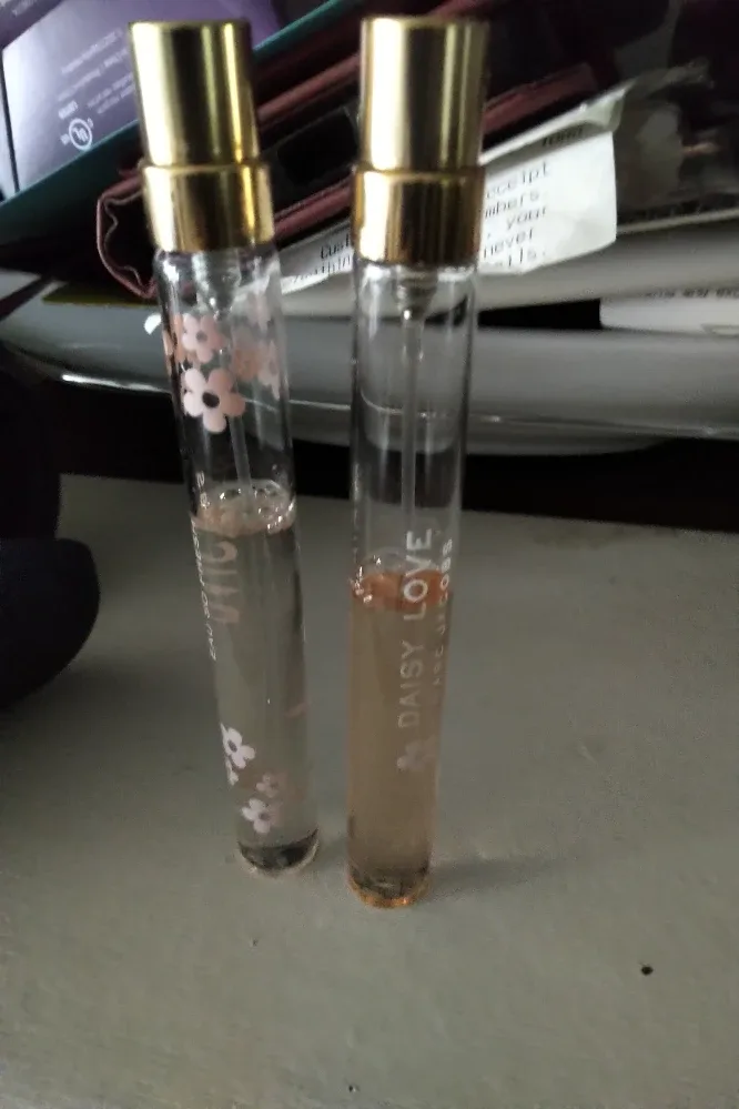 Assorted Perfume Bottles image indicator(3)