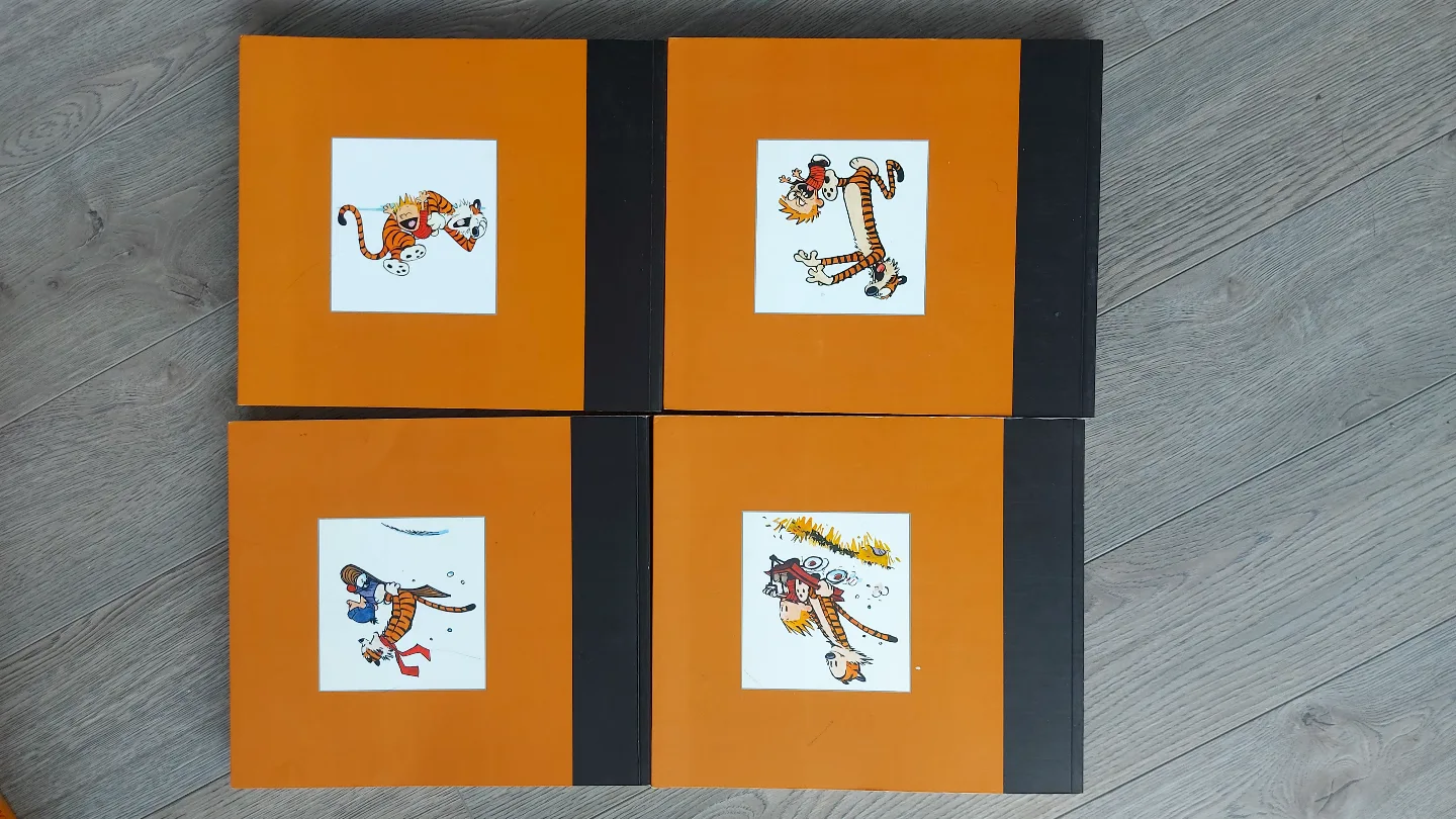 The Complete Calvin and Hobbes Boxset 4 volumes image indicator(2)