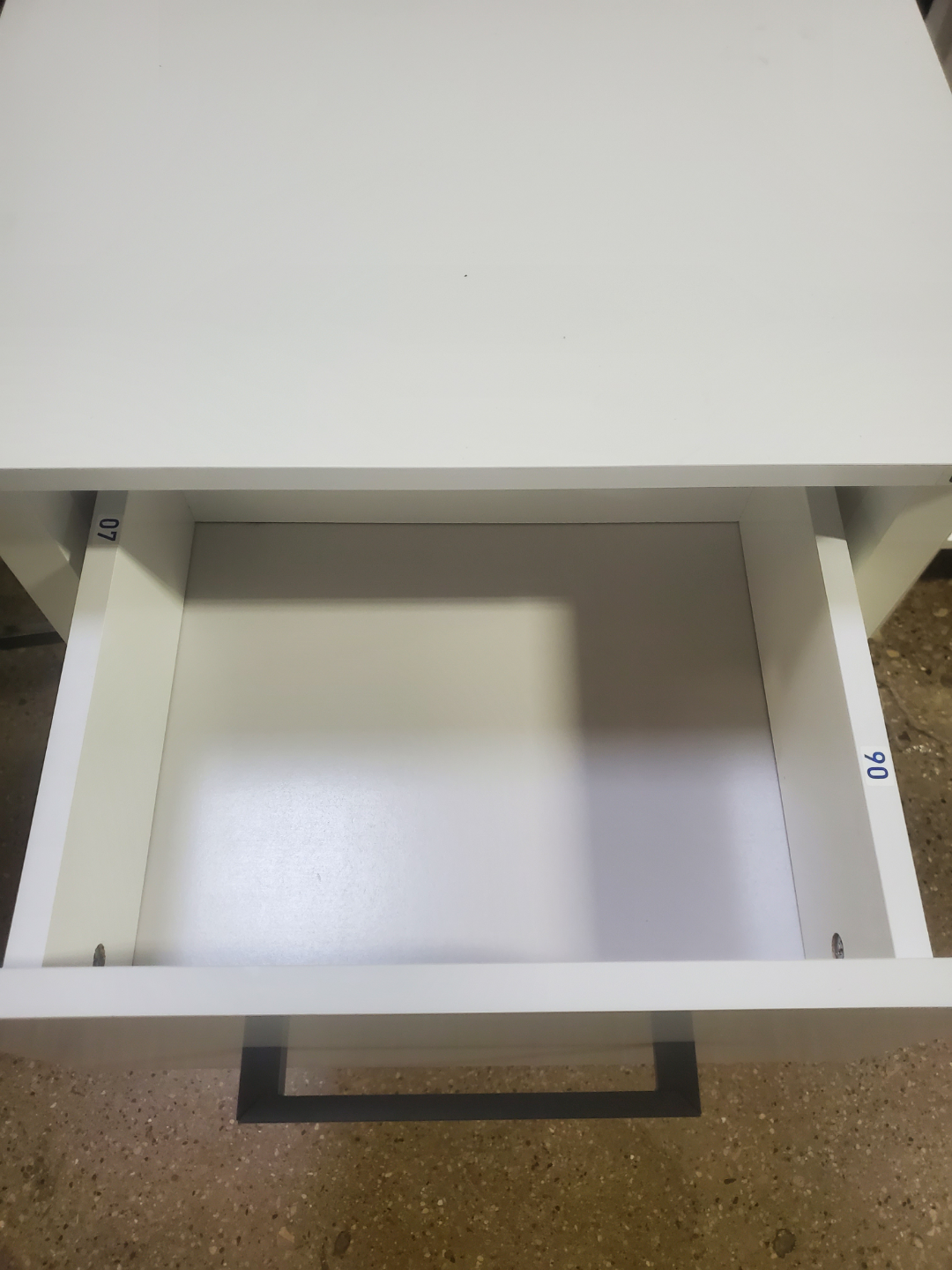 White Nightstands - Set of 2)New In A Box) - photo 3